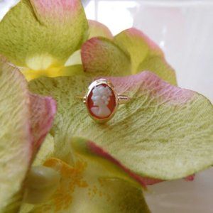 Fancy coral cameo ring 14K yellow gold SZ 7 1950